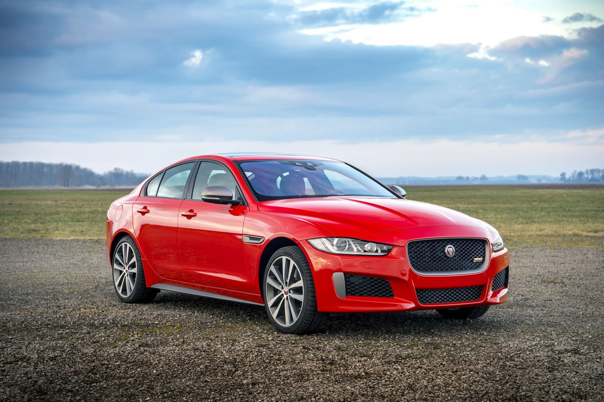 Jaguar XE 300 Sport Edition (11)