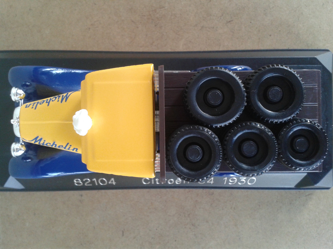 1931 Citroën C4F Plataforma “Michelin” (Solido) (12)