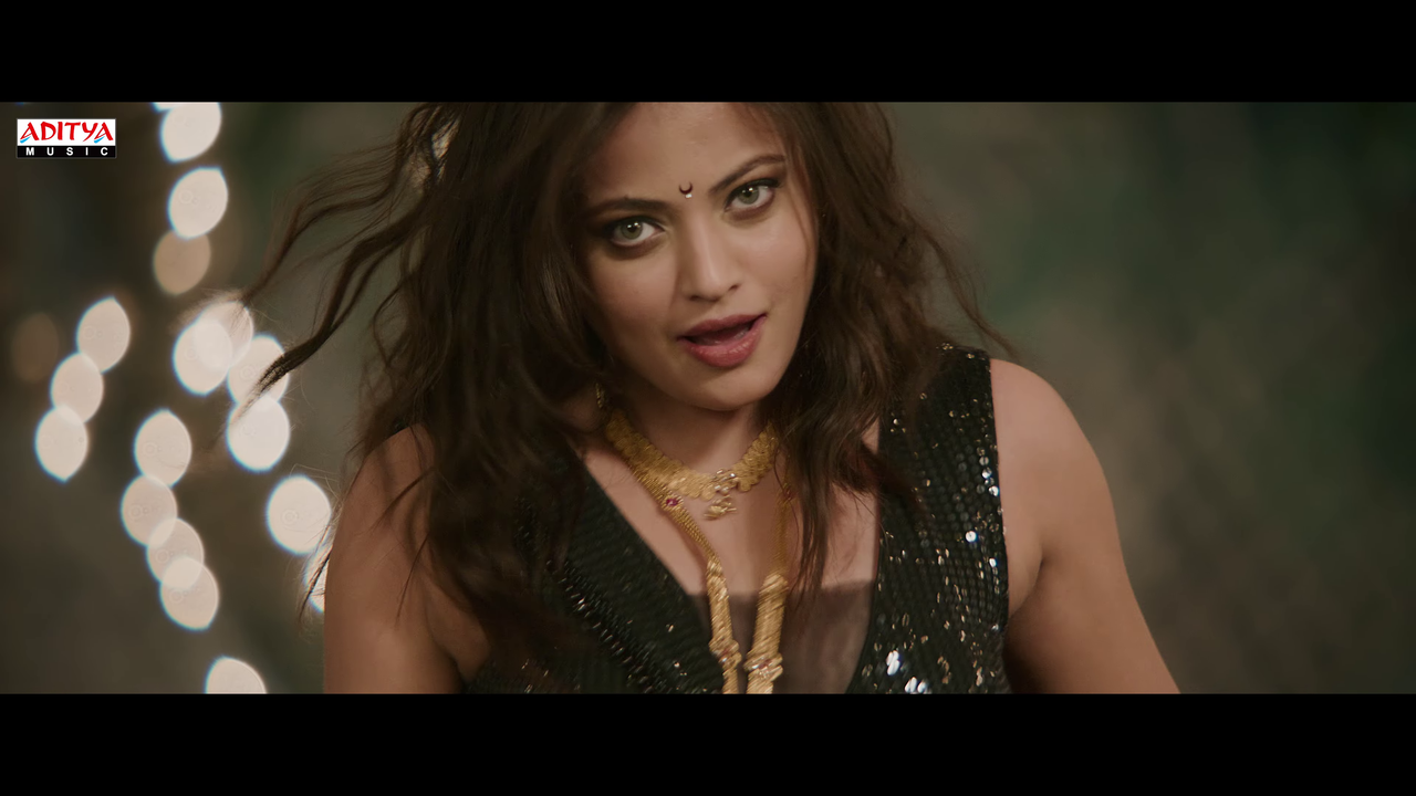 [Image: vlcsnap-2025-12-21-18h23m19s540.png]