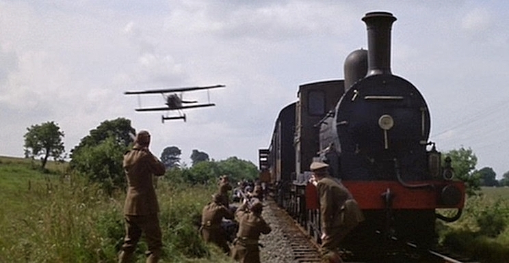 VERNON-DOBTCHEFF-DARLING-LILI-TRAIN-2-A-FOTOR.jpg