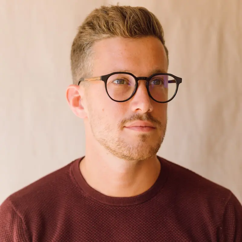 Blueblocker-Reveler-Black-stylish-eyewear-to-protect-dad-s-eyes-from-screen-fatigue