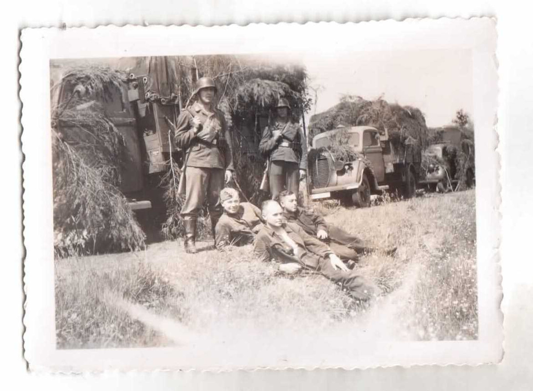 Foto 2.WK Getarnte Militär LKW Kolonne