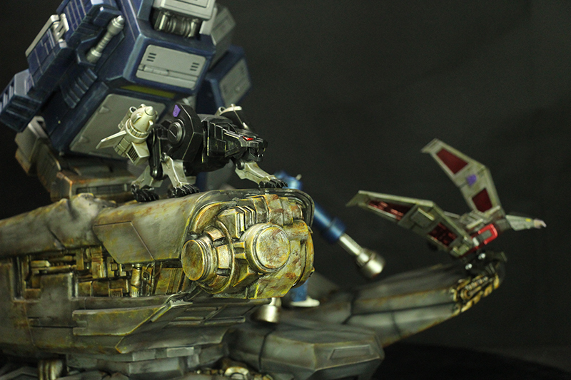 Imaginarium-Arts-Soundwave-Statue-Colored-04