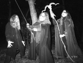 https://i.postimg.cc/J4fb8Wsh/North-Poland-band-photo-April-3rd-1994.jpg