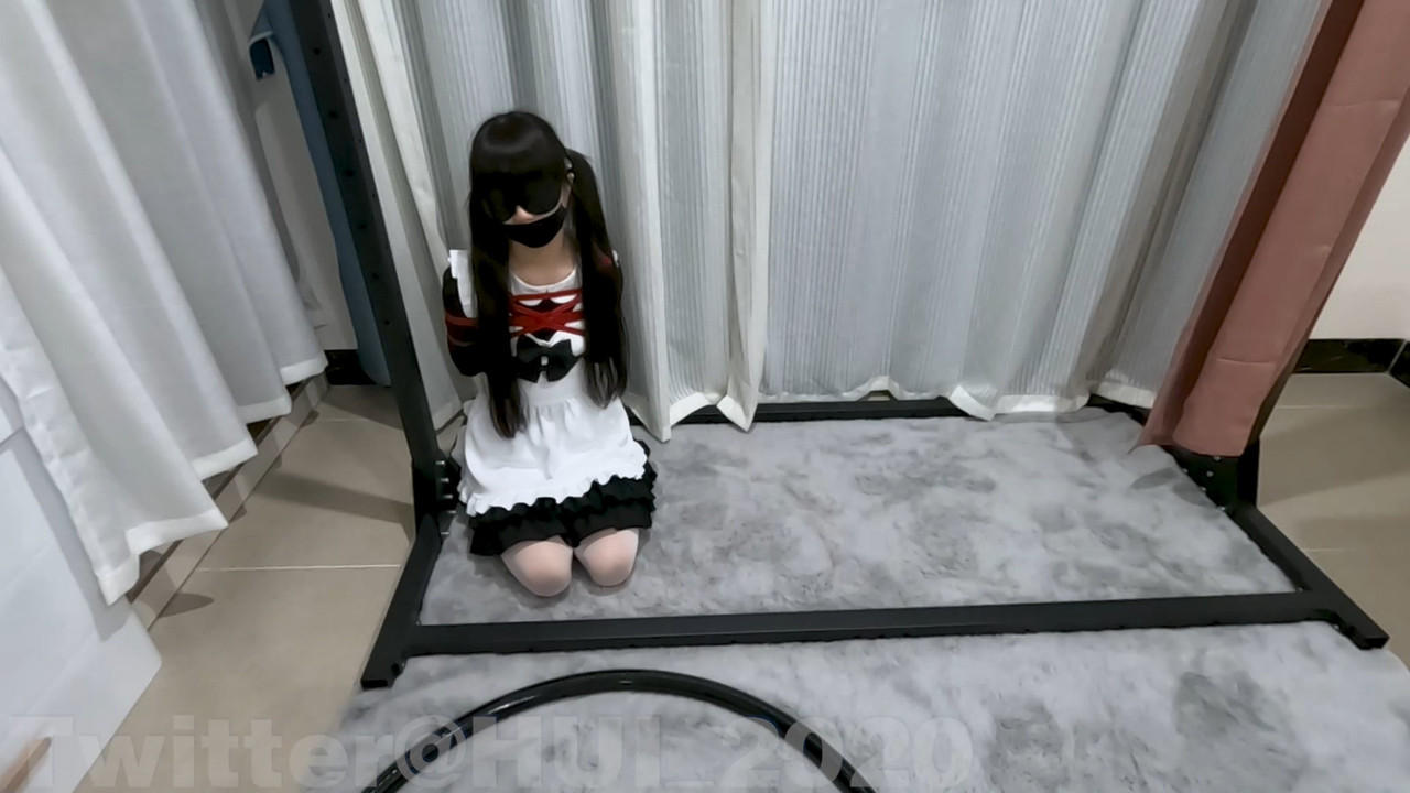 HUI 潼潼白丝盘腿缚.mp4_20221106_185118.824