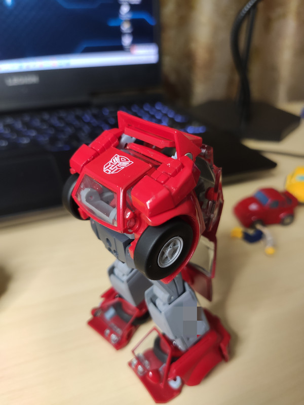 Masterpiece-Cliffjumper-15