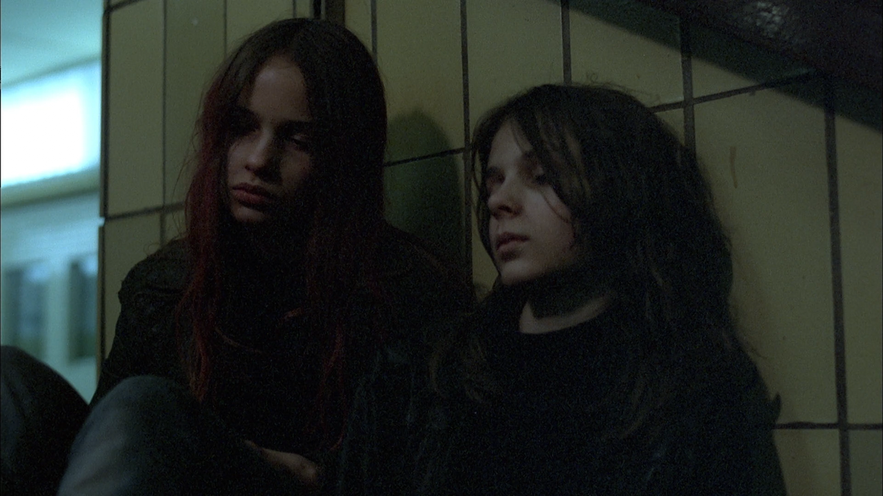 Christiane F. (1981).mkv_snapshot_01.56.02.205