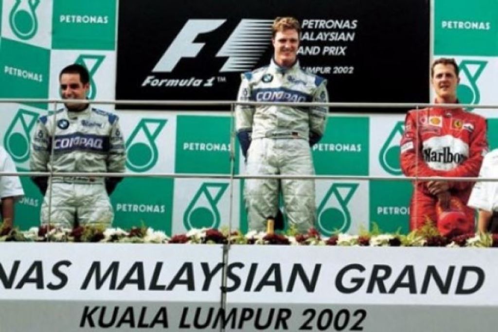 2002 мал подиум