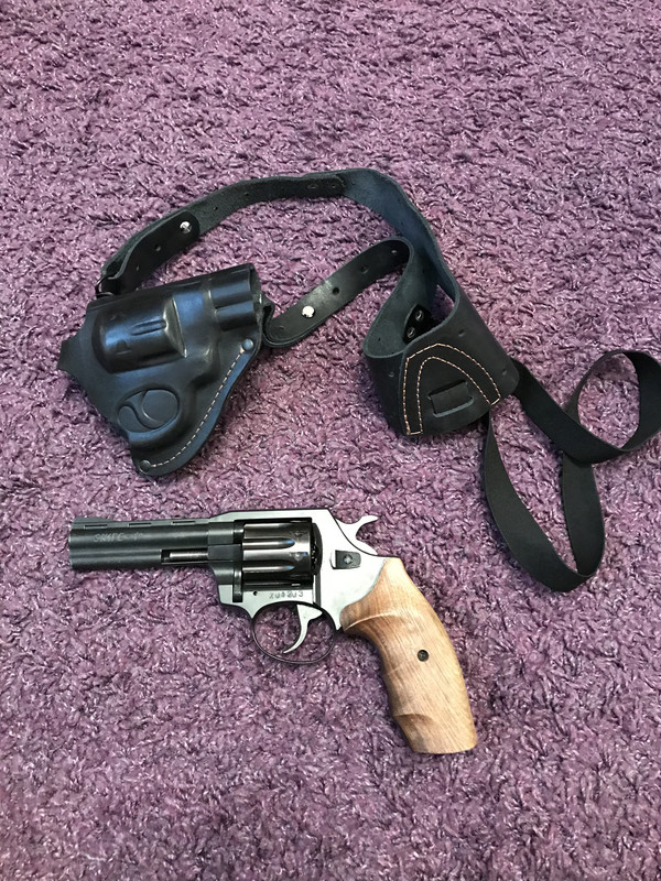 FFF54792-C09D-414A-82BD-FBA825CFC5DB