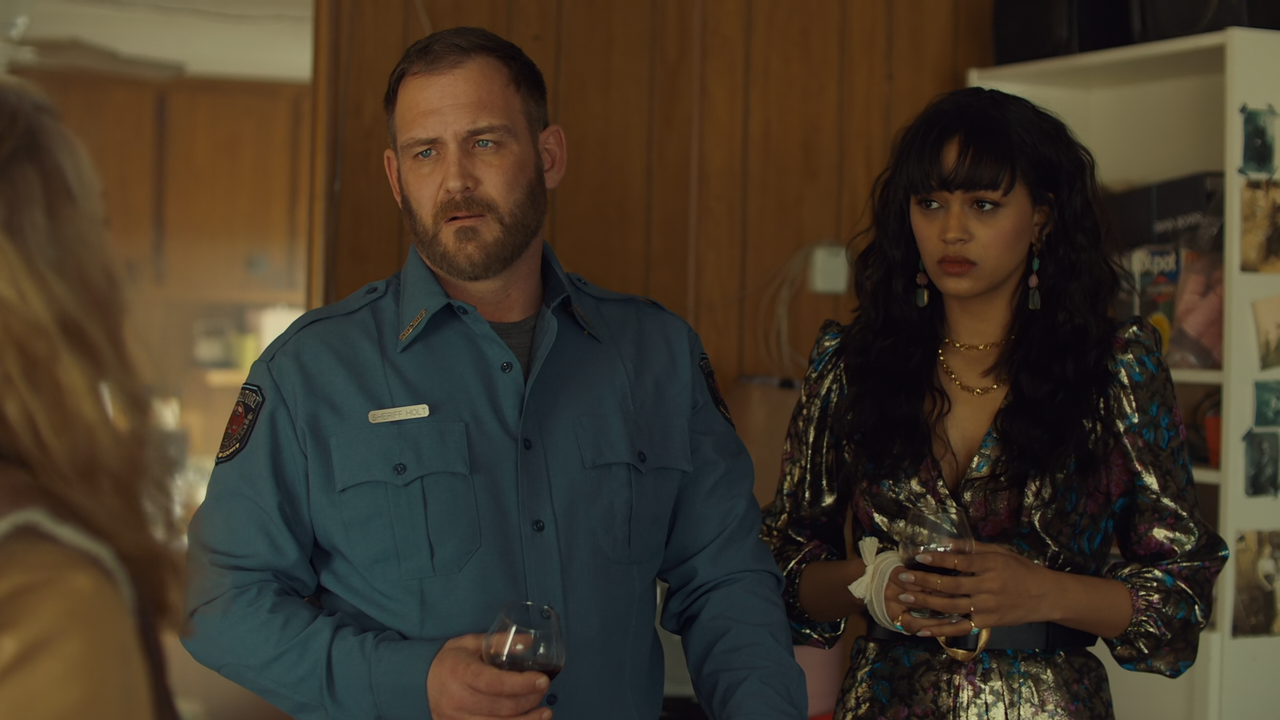 Wynonna.Earp.S04E05.Holy.War.(1).1080p.10bit.BluRay.AAC5.1.HEVC-Vyndros.mkv_snapshot_21.04_[2022.07.