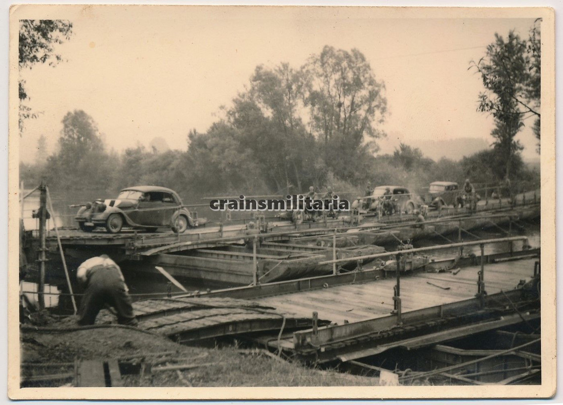 Orig. Foto Vormarsch BMW 326 Pkw Auto über Notbr