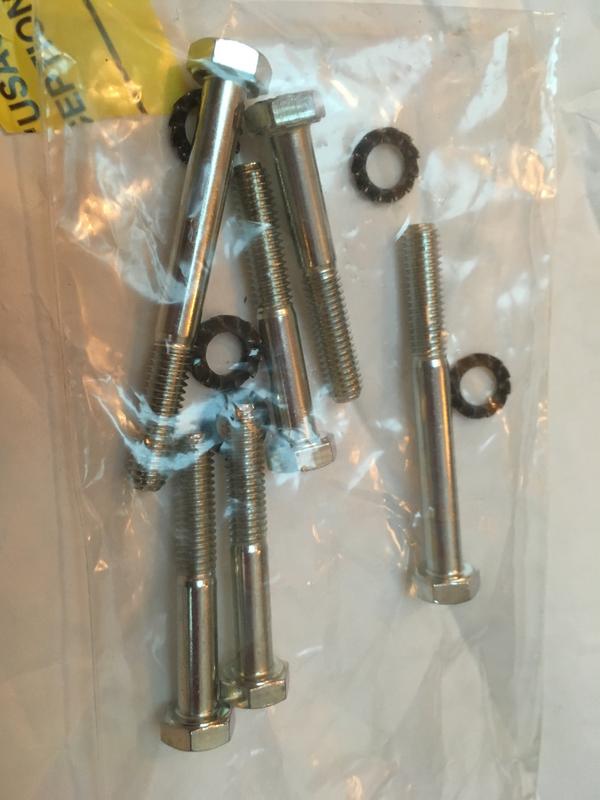 4 vis HM6 40 20  , 2 vis HM6 55 20