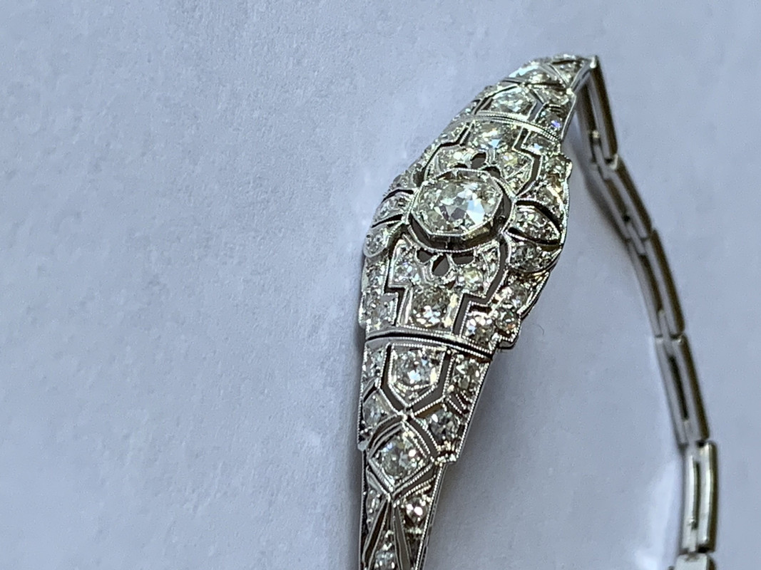 60CF31C8-BC27-4A1E-B024-8FFC844CFE3B