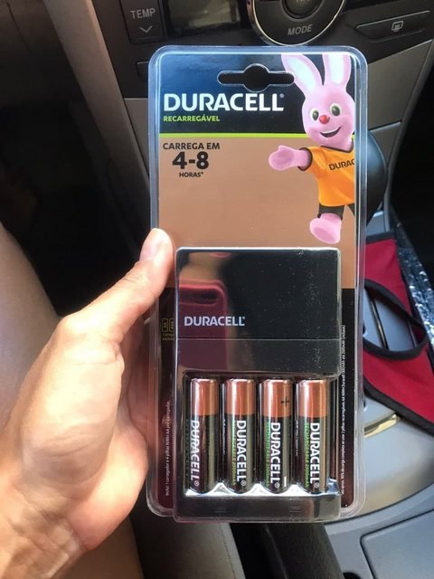 Carregador De Pilhas Com 4 Pilhas AA, Duracell | Aqui Tem Pechincha