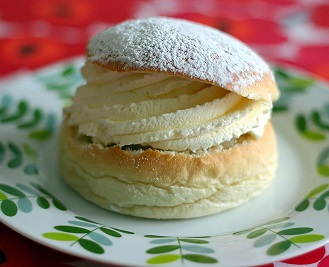 Dish of the Day - II - Page 8 Semla-6