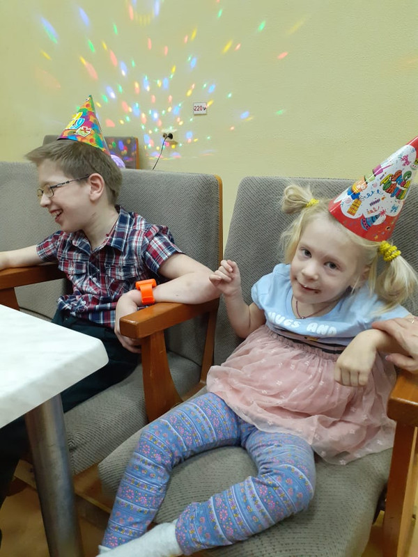 AAF02AEB-F464-4475-816C-E60D8D24AABA