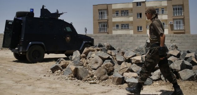 2-polisin-sehit-edilmesini-pkk-ustlendi-1437569929-5113.jpg