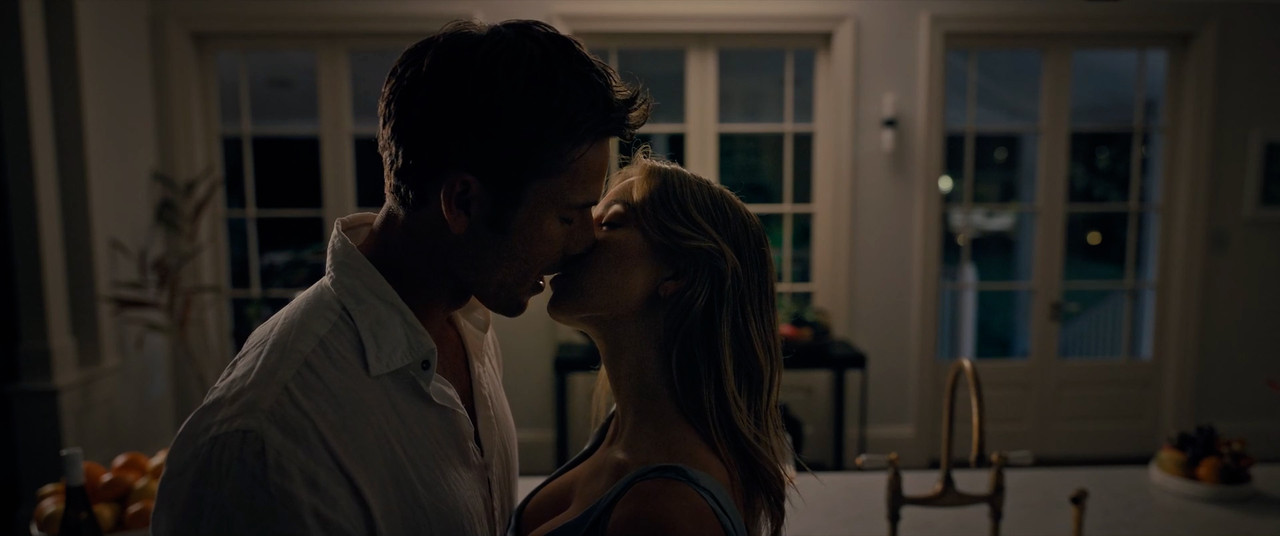 Sydney.Sweeney_Anyone.But.You.00_00_08_06.Still001