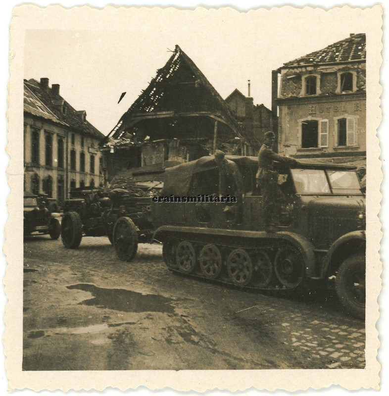 Orig. Foto Halbkette SdKfz mit Geschütz AR.71 in Vogesen Frankreich 1940