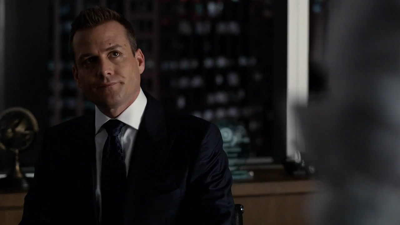 Suits 2014 WebRip Season 4 [Hindi + Tamil + English] 480p 720p ESub Screenshot