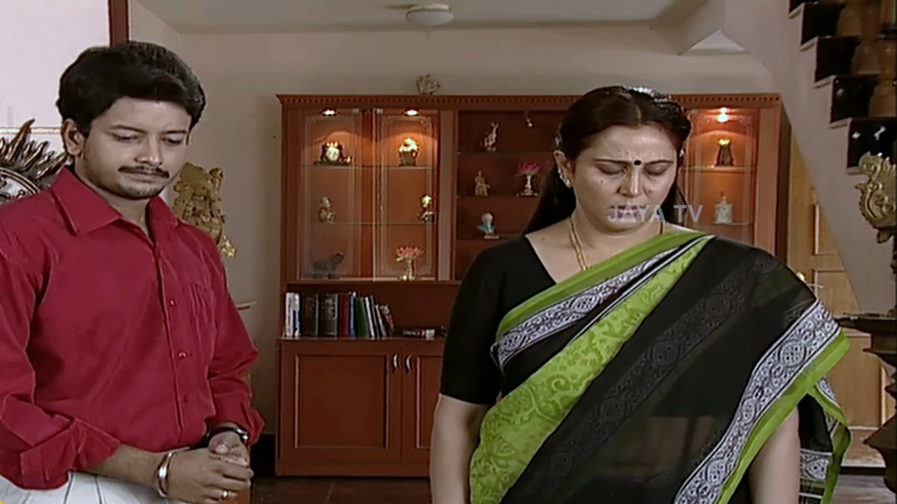 young beautiful Geetha  Sexy navel through transaparent black saree.mkv_snapshot_01.10.429