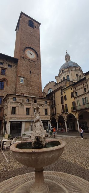 Pizcas de arte en Venecia, Mantua, Verona, Padua y Florencia - Blogs of Italy - Mantua, La Cámara de los esposos, Verona y dormir en Florencia. (14)