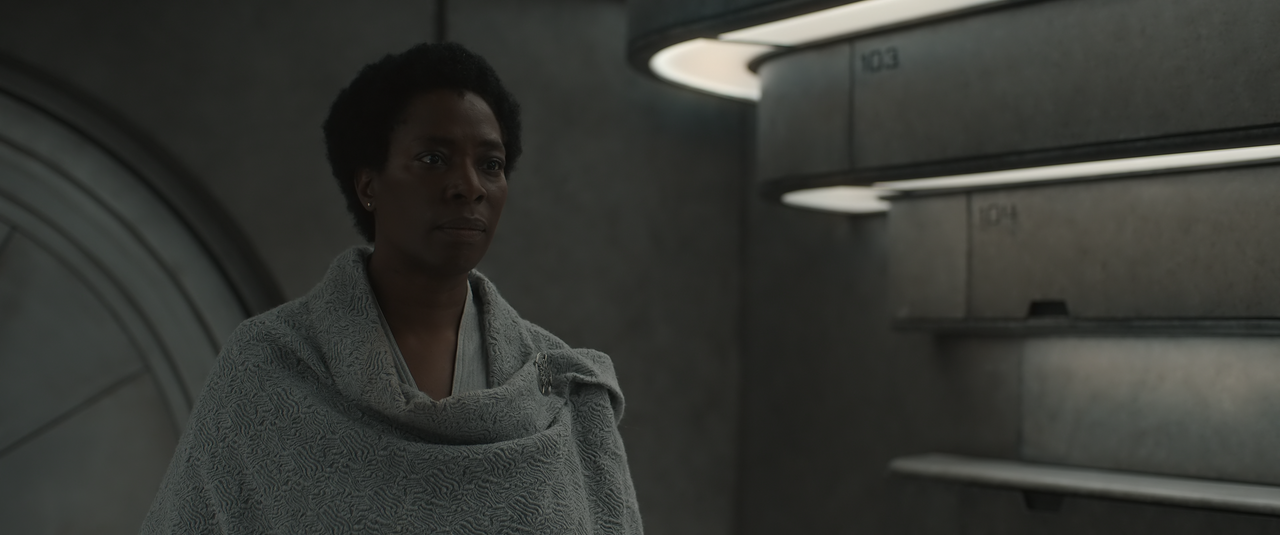 Silo.S02E03.Solo.2160p.10bit.ATVP.WEB-DL.DDP5.1.HEVC-Vyndros.mkv_snapshot_08.33_[2025.01.28_04.38.20