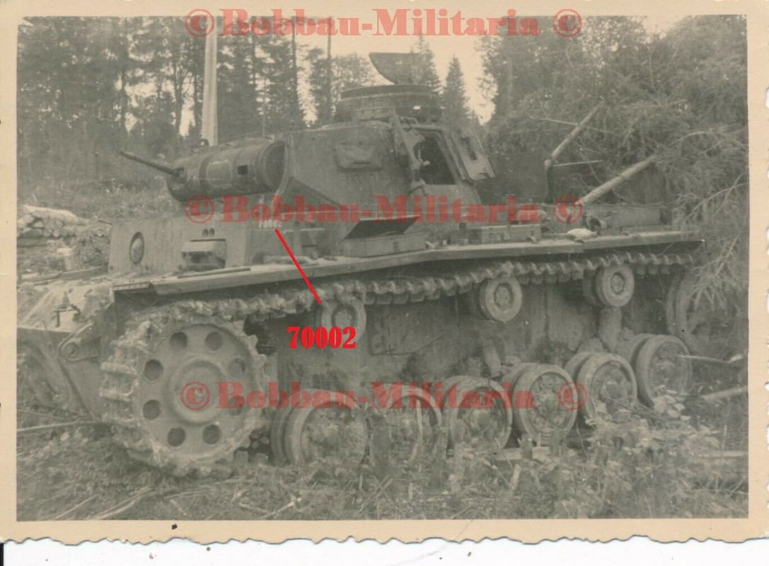Foto Wehrmacht Panzerkampfwagen mit weißer Wannen-Nummer 70002