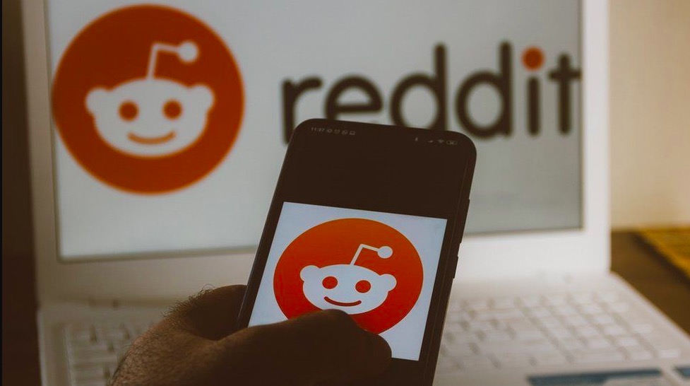 Mamá de usuario en Reddit se queja por 'depravación' en foro y se hace viral