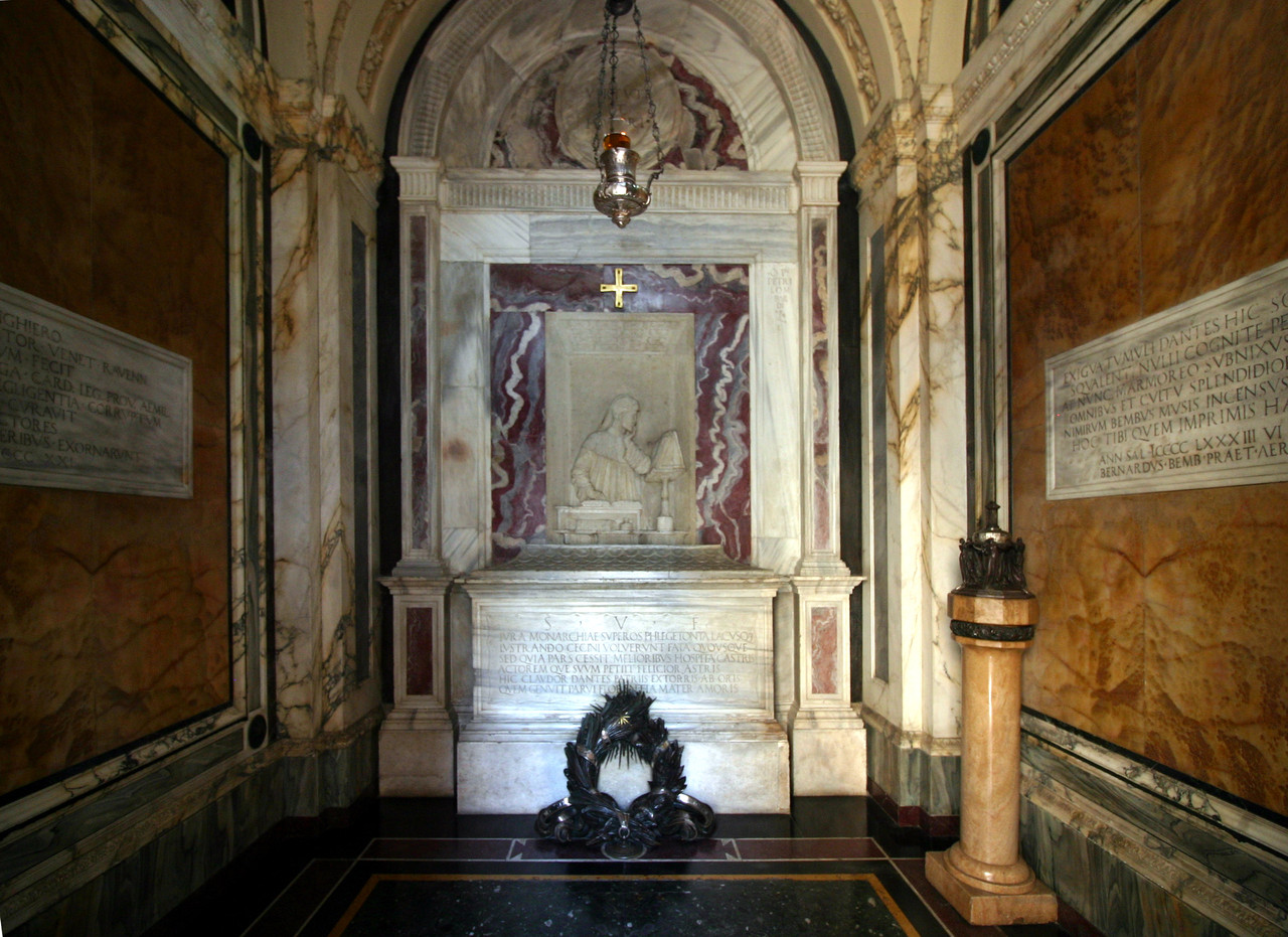 Wide-angle-view-Dante-s-tomb-interior-Ravenna-2016