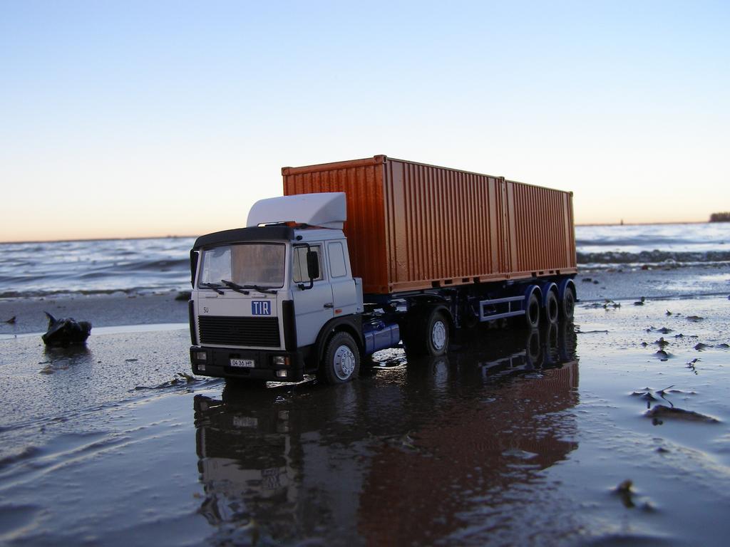 МАЗ 5432 контейнеровоз (1)