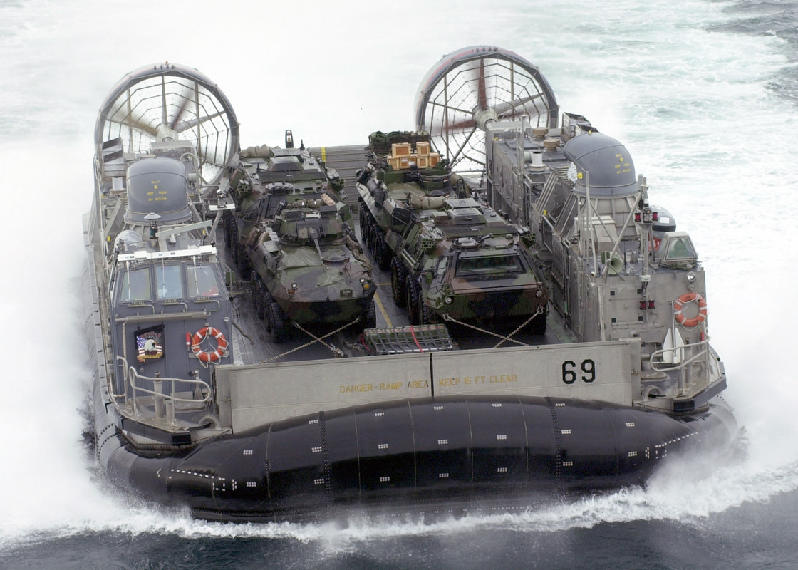 US_Navy_030113-N-2972R-114_A_Landing_Craft_Air_C