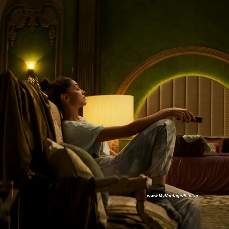 99-Deepika-Padukone-Hot-Scene-in-Pathaan-Movie-with-Shah-Rukh-Khan-My-Vantage-Point