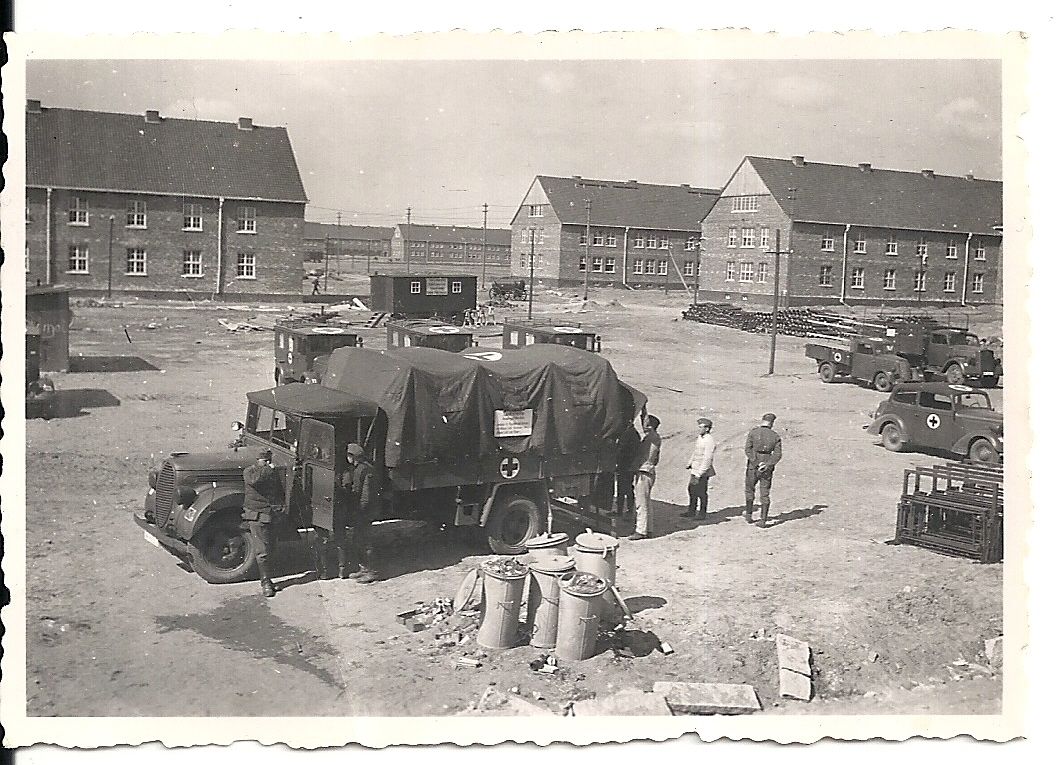 Orig.Foto Autos LKWs Sanitätseinheit Wehrmacht i