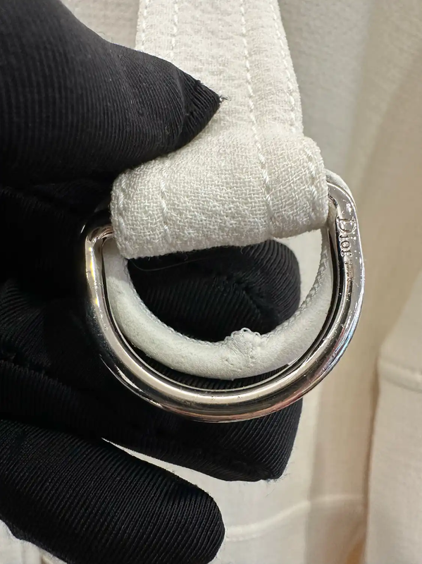 cc1920eb a816 4bd3 b136 f0e5a021370c