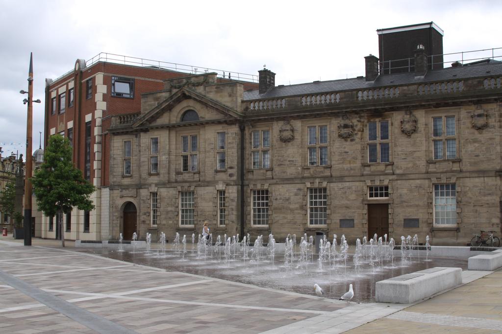 KEEL SQUARE A New Public Square in the City Centre and developments