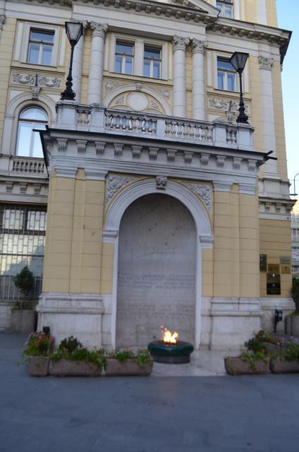 Domingo 9 de abril. Sarajevo. Túnel de la Guerra y Barrio Europeo - Vacaciones en Sarajevo y Croacia (7)