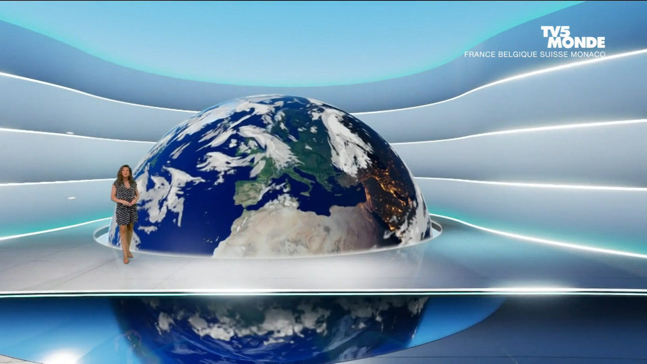 L'invité 2023_07_08_17_25_00 - L'INVITE TV5MONDE - 08 07 23.ts_snapshot_03.49.936