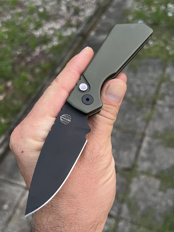 EB8B71C4-8A07-4CC3-A900-7A581CF1519B