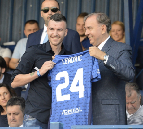 D454FE12-0C9E-40A9-B55D-7950815F1EF3