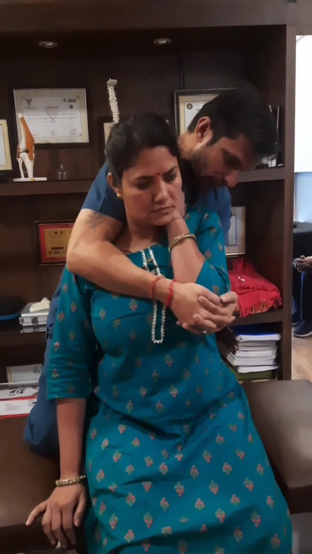 desi aunty hige boobs in tight green churidhar.mp4_snapshot_00.02.506