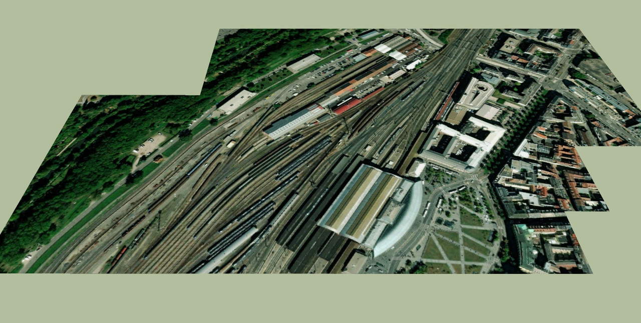 Tuile-214231-Strasbourg-20200229-00h45-Gare Tuile-214231-Strasbourg-20200229-00h45-Gare