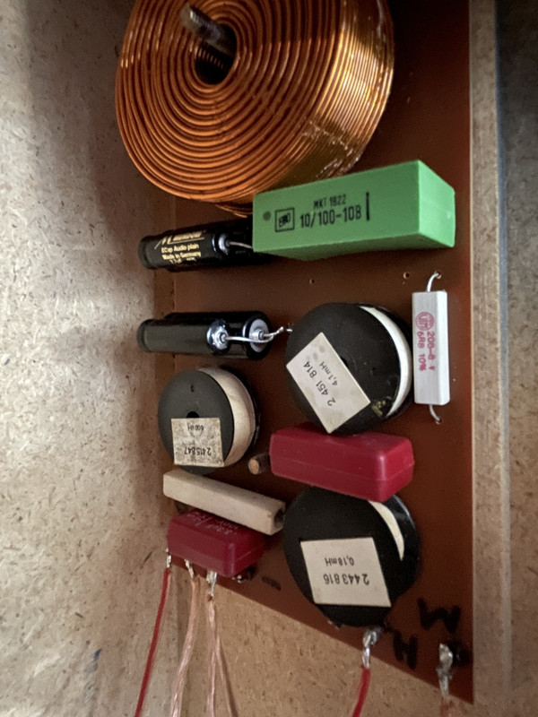 BF00097E-363E-4ADB-AB70-8ECFC389E3F2