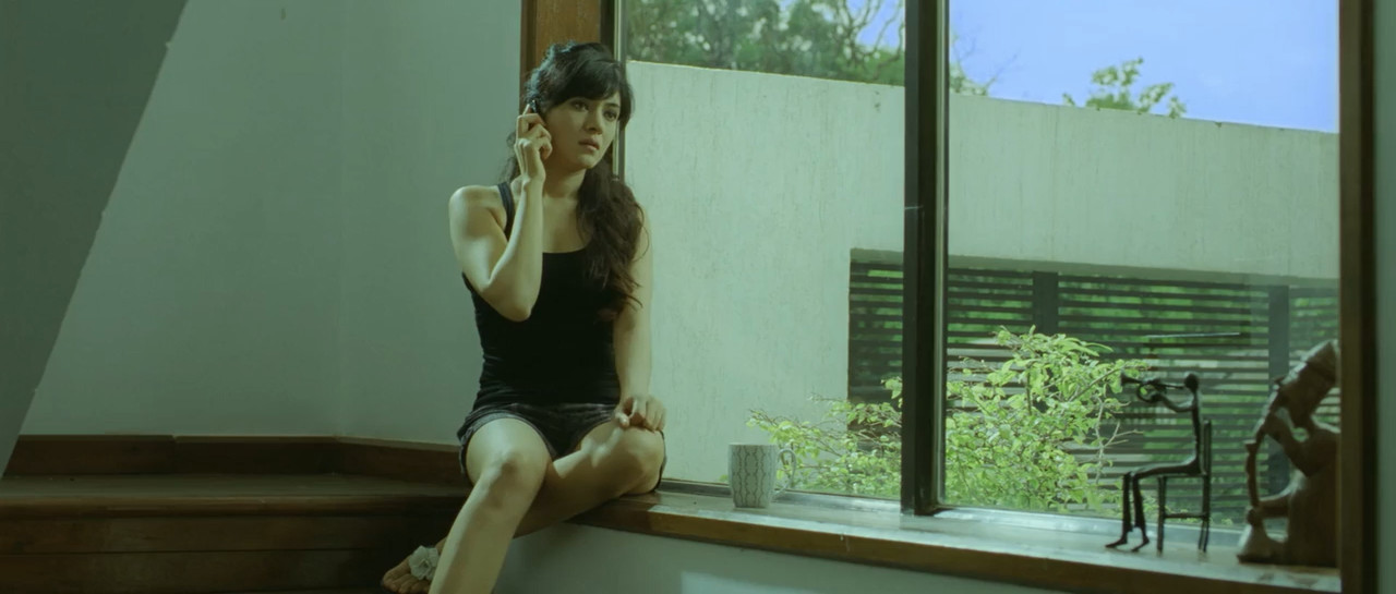 Radio 2009 WebRip [Hindi + Tamil] 480p, 720p ESub Screenshot