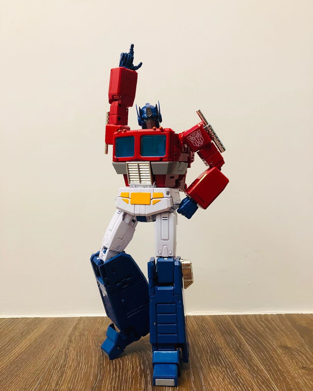 MP-44-Convoy-Optimus-Prime-V3-1-1