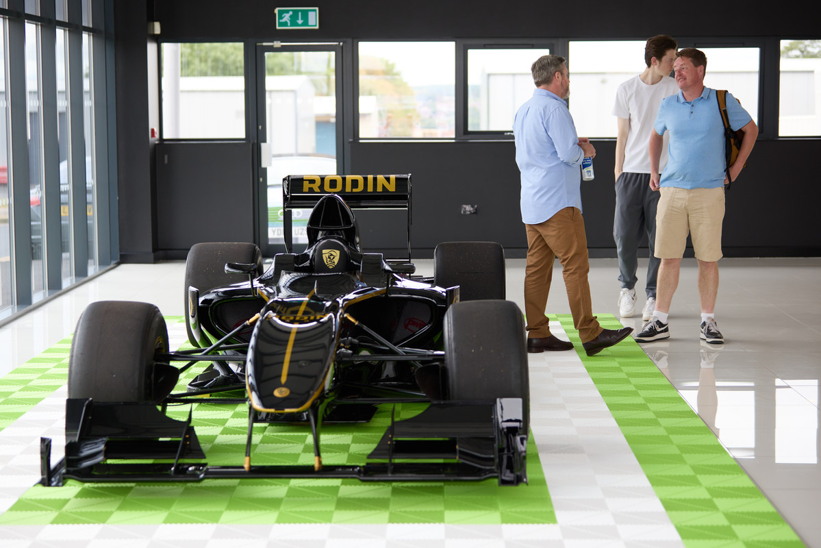 Rodin_Cars_officially_announce_1200_HP_sub-700kg_track_hypercar_the_FZERO_is_coming_in_2023(1)