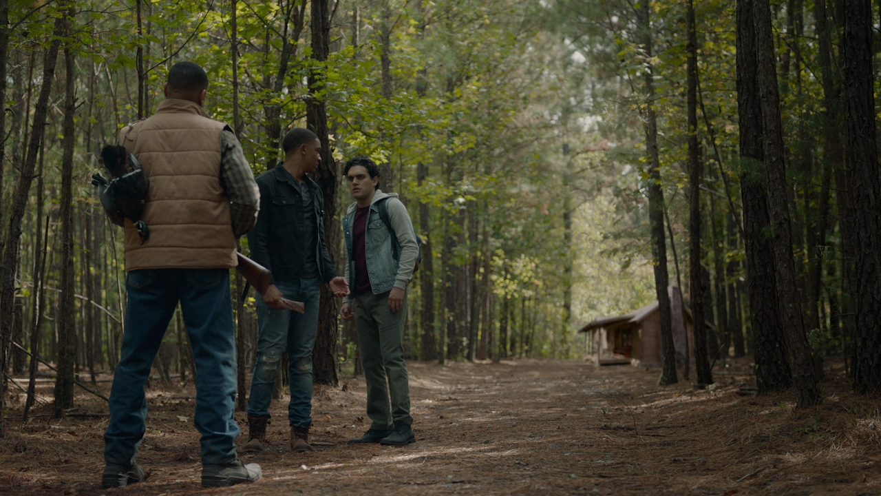 Legacies S02E08 This Christmas Was Surprisingly Violent 1080p AMZN Webrip x265 10bit EAC3 5 1 Goki