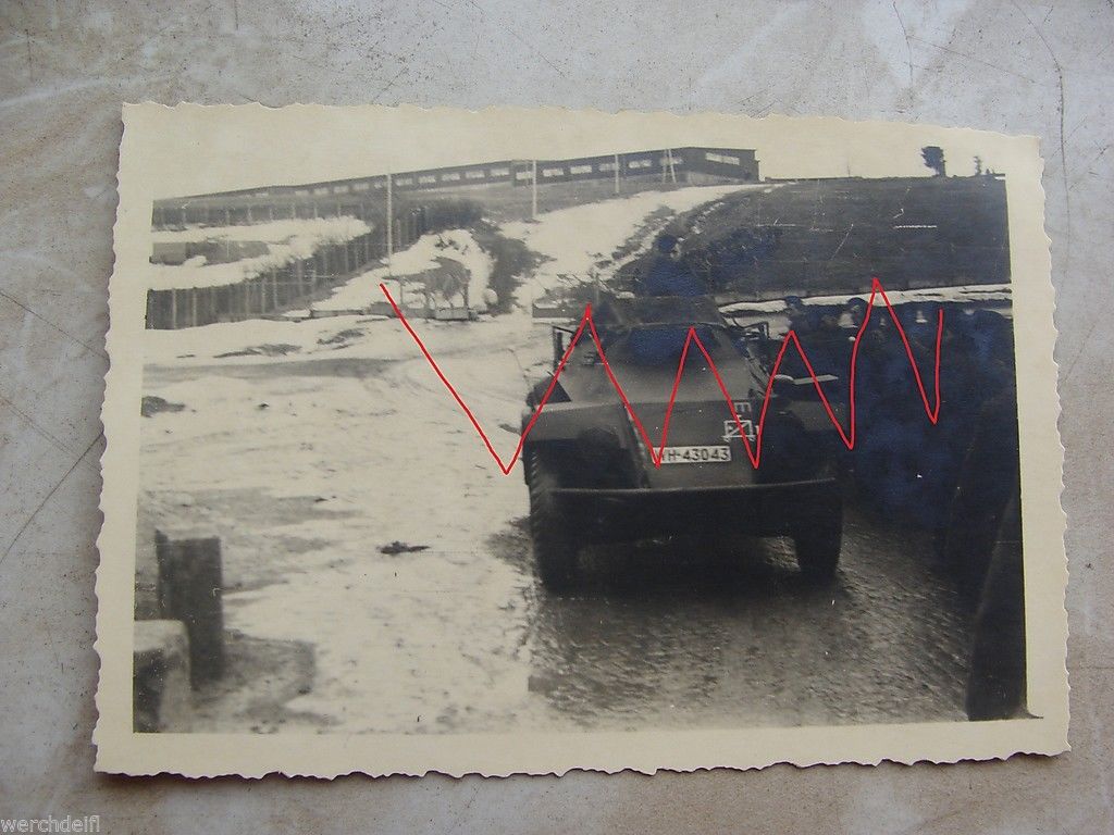 Foto Panzerspähwagen mit Kennung, Tank 2 Weltkri