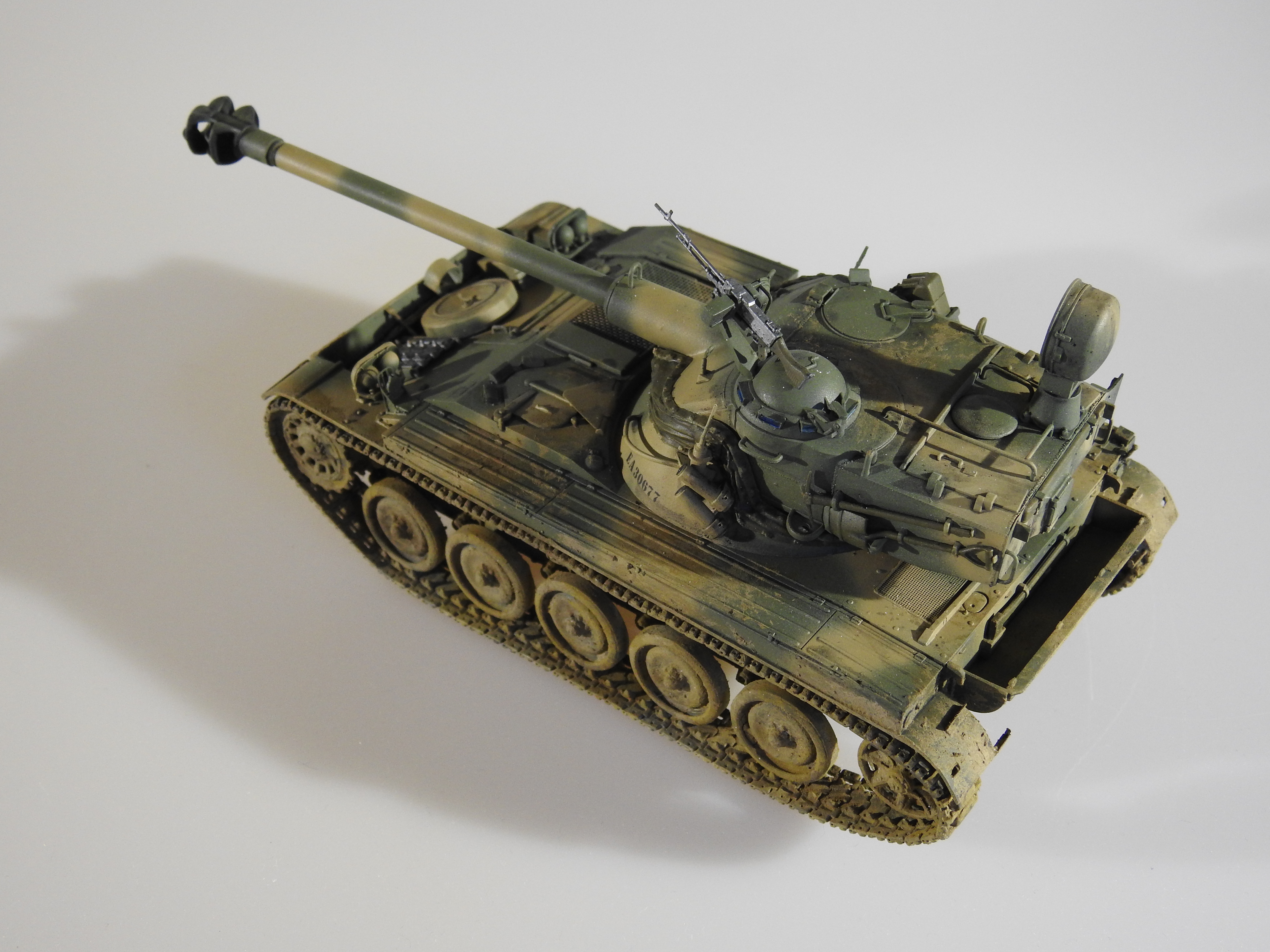 AMX-13 / 105 , takom 1/35 - Klar DSCN9793