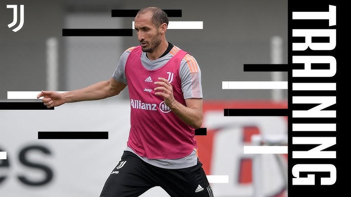 Juventus vs Parma, 01h45 ngày 25/08